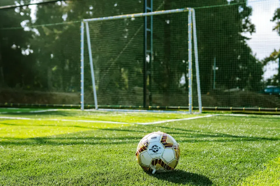 The Adaptive Winger: How Pedro Neto Recalibrated Chelsea’s Attacking Flanks in 2025/26